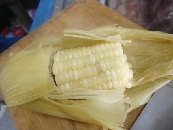 10吨散装玉米棒A级